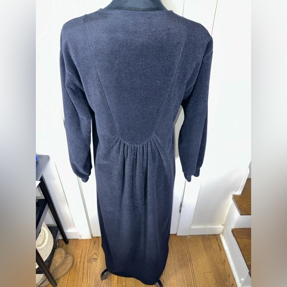 Vintage Vanity Fair Black and Ivory Women's Robe - Picture 8 of 9